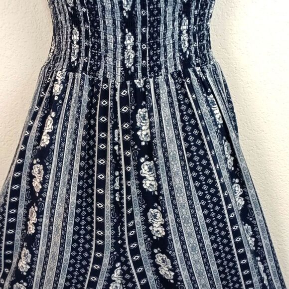 Women's Navy Blue and White Boho Floral  Striped Sleeveless Jumpsuit Sz L - Picture 4 of 9
